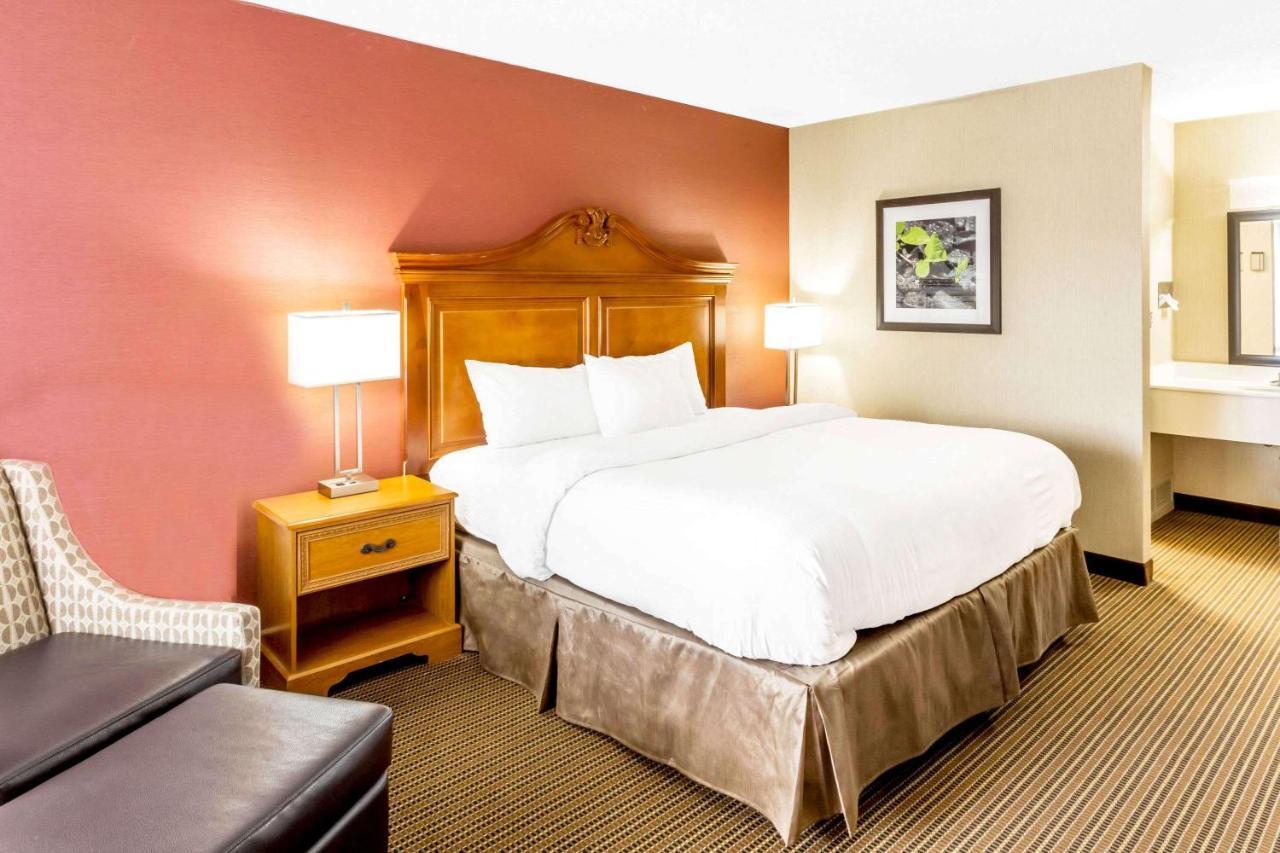 Ramada By Wyndham Salt Lake City North Temple Ngoại thất bức ảnh