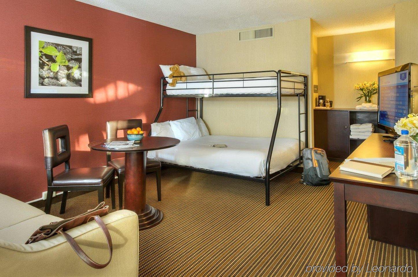 Ramada By Wyndham Salt Lake City North Temple Ngoại thất bức ảnh