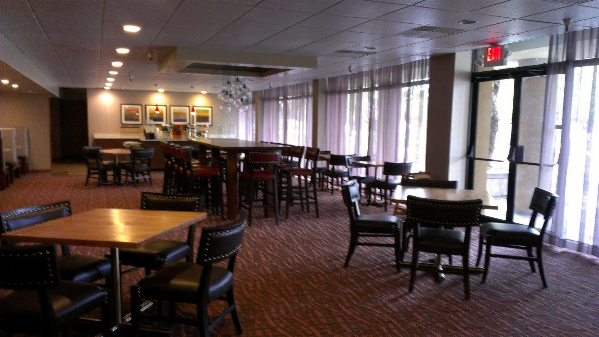 Ramada By Wyndham Salt Lake City North Temple Ngoại thất bức ảnh
